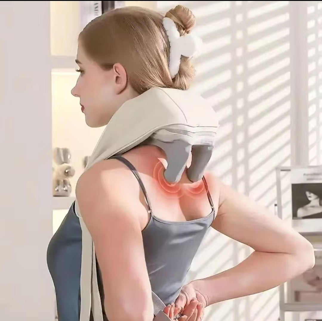 Offrez vous un massage cervicale de pétrissage réaliste, comme si de petites mains massaient vos muscles. Son design ergonomique cible parfaitement les zones tendues pour un soulagement immédiat. Un confort unique, où la technologie rencontre l'efficacité
