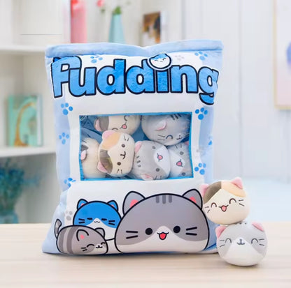 Ajoutez une touche de fun et de gourmandise avec ce coussin peluche en forme de sachet de snacks ! Créatif et tendance, il apporte une ambiance ludique à votre espace. Parfait pour la maison, le salon ou un cadeau original !