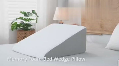 Découvrez l'oreiller ergonomique incliné, conçu pour améliorer la circulation sanguine des jambes pour offrir un confort optimal. Sa mousse à mémoire de forme haute densité assure un soutien parfait, pour la lecture, la récupération et le sommeil !